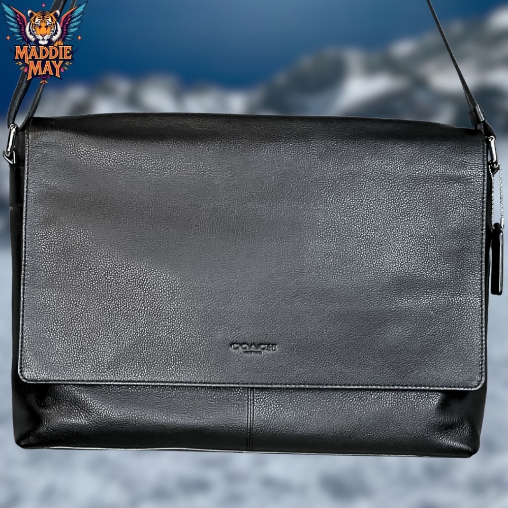 🌟COACH: NWOT Charles Messenger in Black Leather (Style #: F54792)🌟
